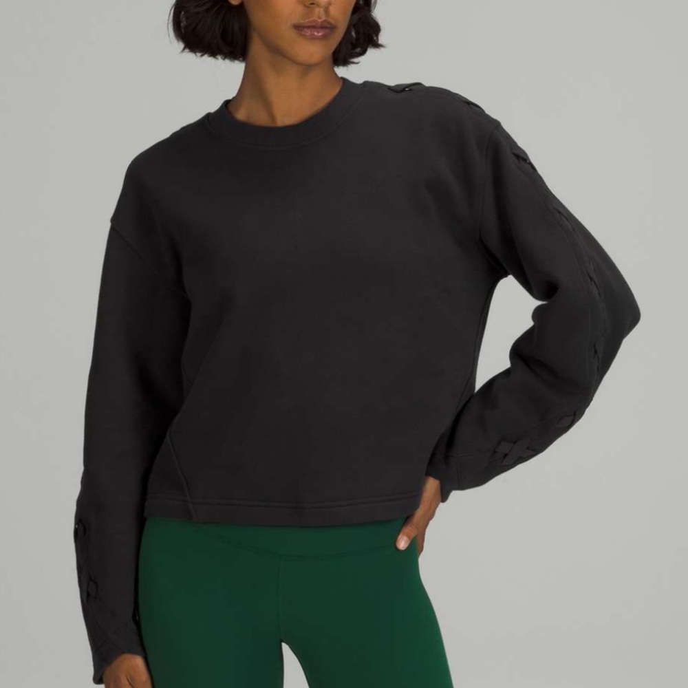 LULULEMON Braided Sleeve Pullover *black*